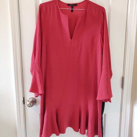 BCBGMAXAZRIA teegan split neck ruffle dress - Picture 3 of 10